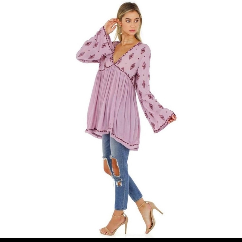 Free People Embroidered Bell Sleeve Keyhole Boho Bohemian Flowy Top Shirt - Picture 10 of 10